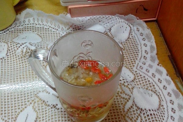 明目枸杞菊花茶的做法_明目枸杞菊花茶的做法