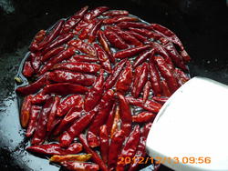 MjUweDA