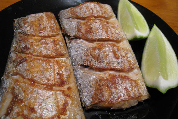 粉猪儿干煎白带鱼的做法_粉猪儿干煎白带鱼的做法大全_粉猪儿干煎白带鱼的家常做法怎么做好吃 - 香哈网