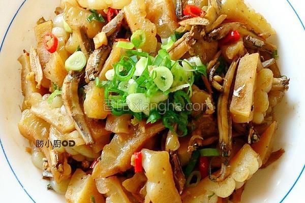 小鱼干烧苦瓜的做法_小鱼干烧苦瓜的做法大全