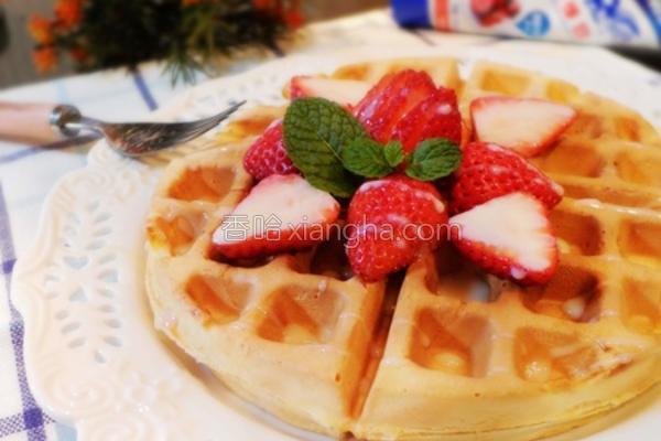 草莓炼奶美式松饼的做法_草莓炼奶美式松饼的做法大全_草莓炼奶美式松饼的家常做法怎么做好吃 - 香哈网