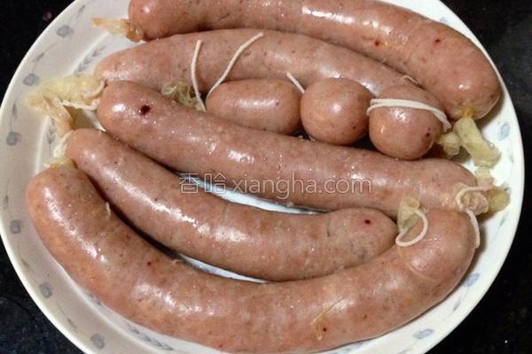 自制火腿肠的做法_自制火腿肠的做法大全_自制火腿肠的家常做法怎么做好吃 - 香哈网
