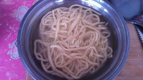 油泼鸡蛋面的做法大全【图】_油泼鸡蛋面的家