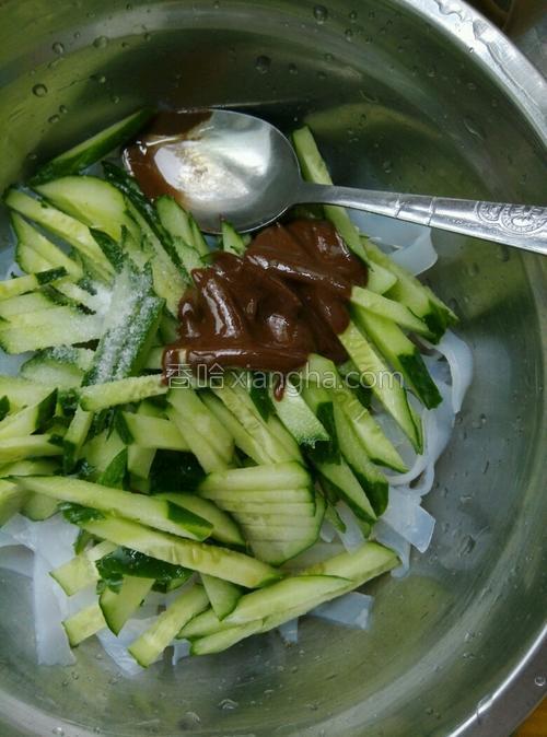 芝麻酱黄瓜拌宽粉的做法大全【图】_芝麻酱黄