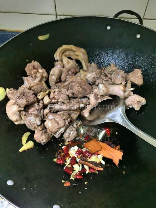 啤酒烧鸭的做法大全【图】_啤酒烧鸭的家常做