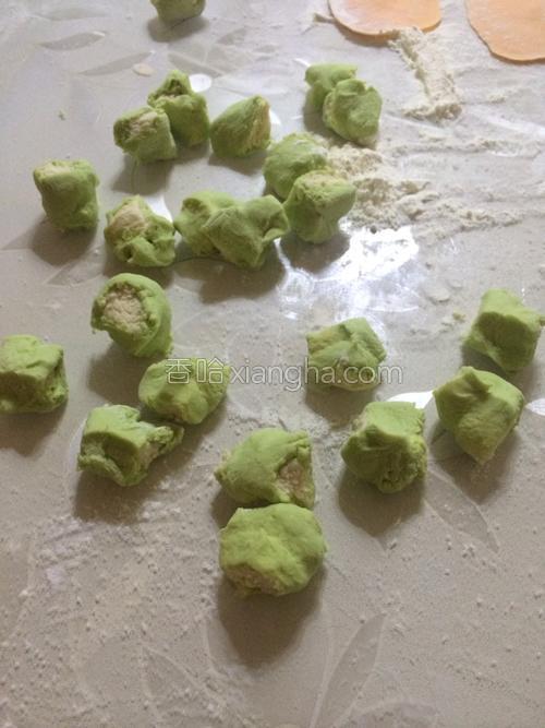 蔬菜汁饺子的做法大全【图】_蔬菜汁饺子的家
