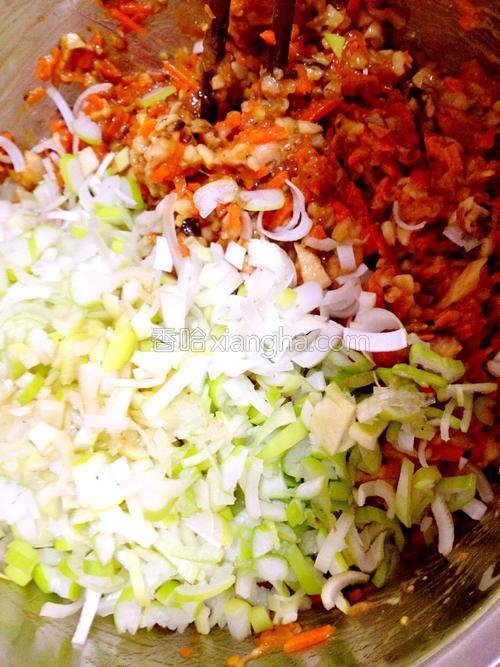 香菇猪肉胡萝卜饺子的做法大全【图】_香菇猪