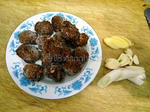 溜牛肉丸子的做法大全【图】_溜牛肉丸子的家