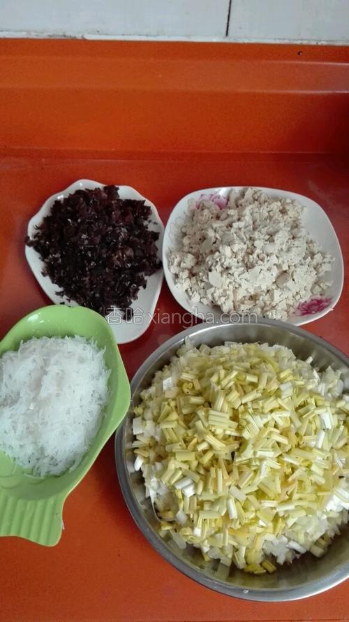 豆腐粉丝木耳蒜黄水饺的做法大全【图】_豆腐