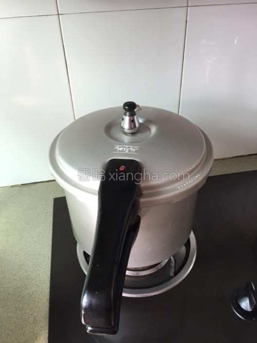 宝宝开心拍拍双色肉松(面包机版)的做法大全【