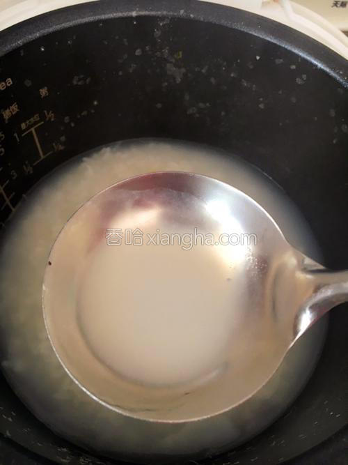 胡萝卜鸡蛋米汤羹(宝宝食谱)的做法大全【图】