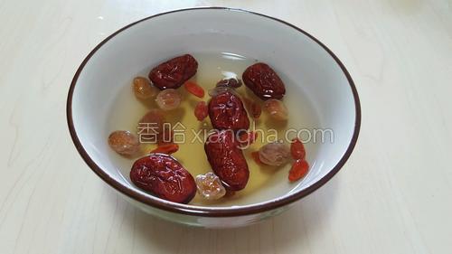 银耳荔枝大枣莲子羹的做法大全【图】_银耳荔