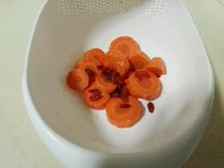 萝卜枸杞乌鸡汤的做法图解2