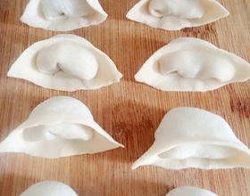 元宝馄饨的包法的做法大全【图】_元宝馄饨的