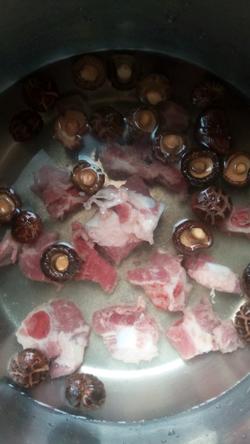 【图】怎样做高汤排骨面好吃_最正宗高汤排骨