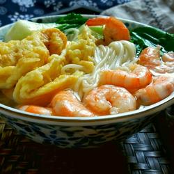 虾仁鸡蛋面