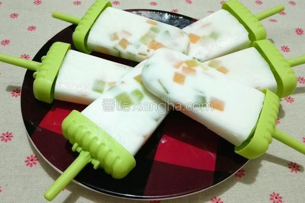 哈蜜瓜纯牛奶冰棍的做法_哈蜜瓜纯牛奶冰棍的