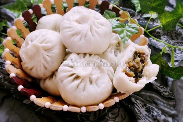 茄子素馅包子的做法_茄子素馅包子的做法大全_茄子素馅包子的家常做法怎么做好吃 - 香哈网