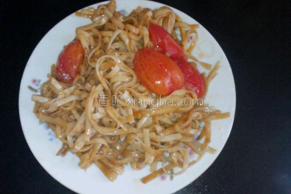 酱油番茄酱炒番茄面条的做法_酱油番茄酱炒番