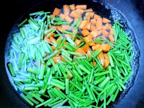 水煮花生米的做法大全【图】_水煮花生米的家