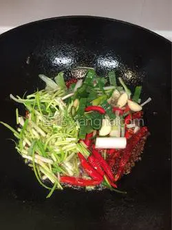 火锅底料怎么炒家常 MjUwX2MxXzA.webp