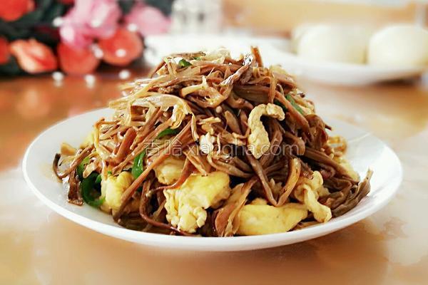 黄花菜(干)炒鸡蛋的做法_黄花菜(干)炒鸡蛋的做