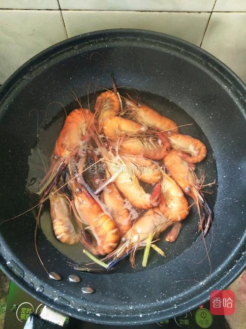 水煮虾的做法_菜谱_香哈网
