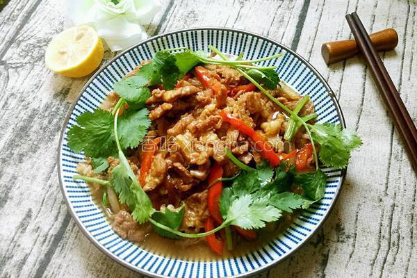 VIP菜谱课做法试做~炒烤羊肉的菜品_名厨_香鸡腿菇煲什么好?图片