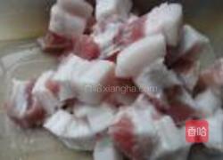 红烧腐乳肉卤蛋的做法图解1