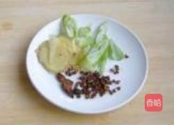 松菇炖鸡的做法图解3