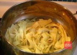 青椒炒豆皮的做法图解2