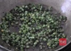豆角橄榄酥饼的做法图解3
