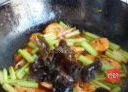芹菜炒大虾的做法图解12