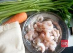 虾仁炒三素的做法图解1