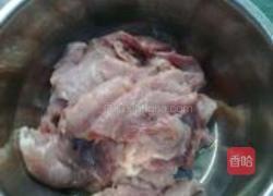 红酒黑椒猪排的做法图解1