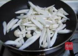 鲜菇肉丝茄汁面的做法图解6
