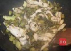 酸菜焖米鱼胶的做法图解4