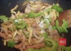 黑椒苦瓜牛柳的做法图解13
