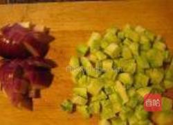 鸡肉炒西兰花梗的做法图解2
