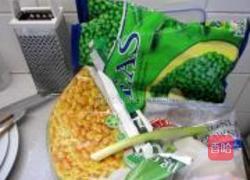青豆玉米炒虾仁的做法图解1