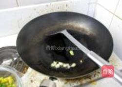 青豆玉米炒虾仁的做法图解6