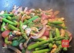 九层塔炒鸡肉芦笋的做法图解9