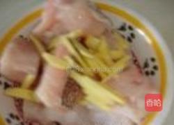 番茄焖石斑鱼块的做法图解2