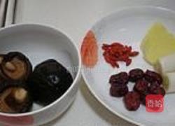 香菇炖鸡腿的做法图解2