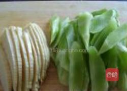 咸鹅炖双笋的做法图解2