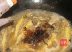 芝麻酱烧小黄鱼的做法图解8