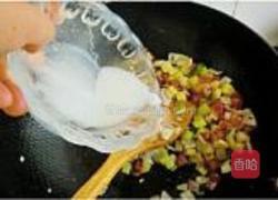 土豆洋葱香肠丁的做法图解7