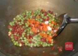 豌豆炒腊肠的做法图解6