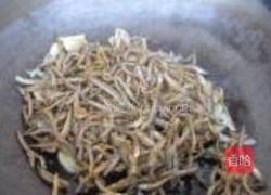 爆炒小鱼干的做法图解5