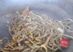 爆炒小鱼干的做法图解6